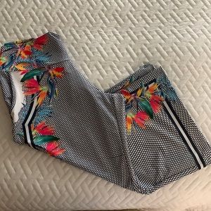 Like new, worn once. Crop wide leg pant.